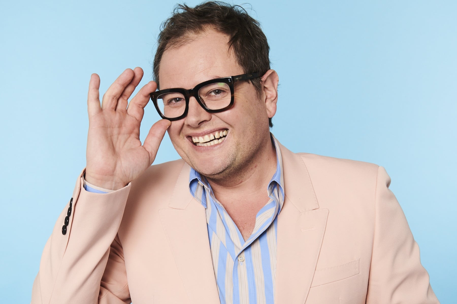Alan Carr Searches for a Home for Royalty in Disney’s Castle Man
